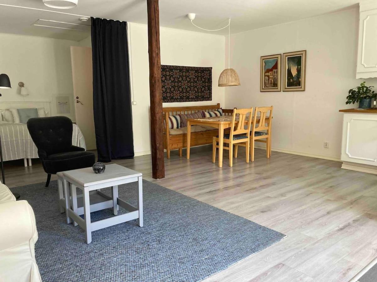 Enkelheten I Kivik Luaran gambar